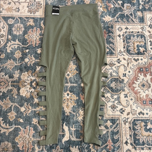 Victoria Sport Medium Women's Olive Green Leggings Cutout Side Detailing - Picture 1 of 5